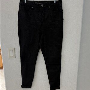 Seven7 Black Cropped Ankle Pants